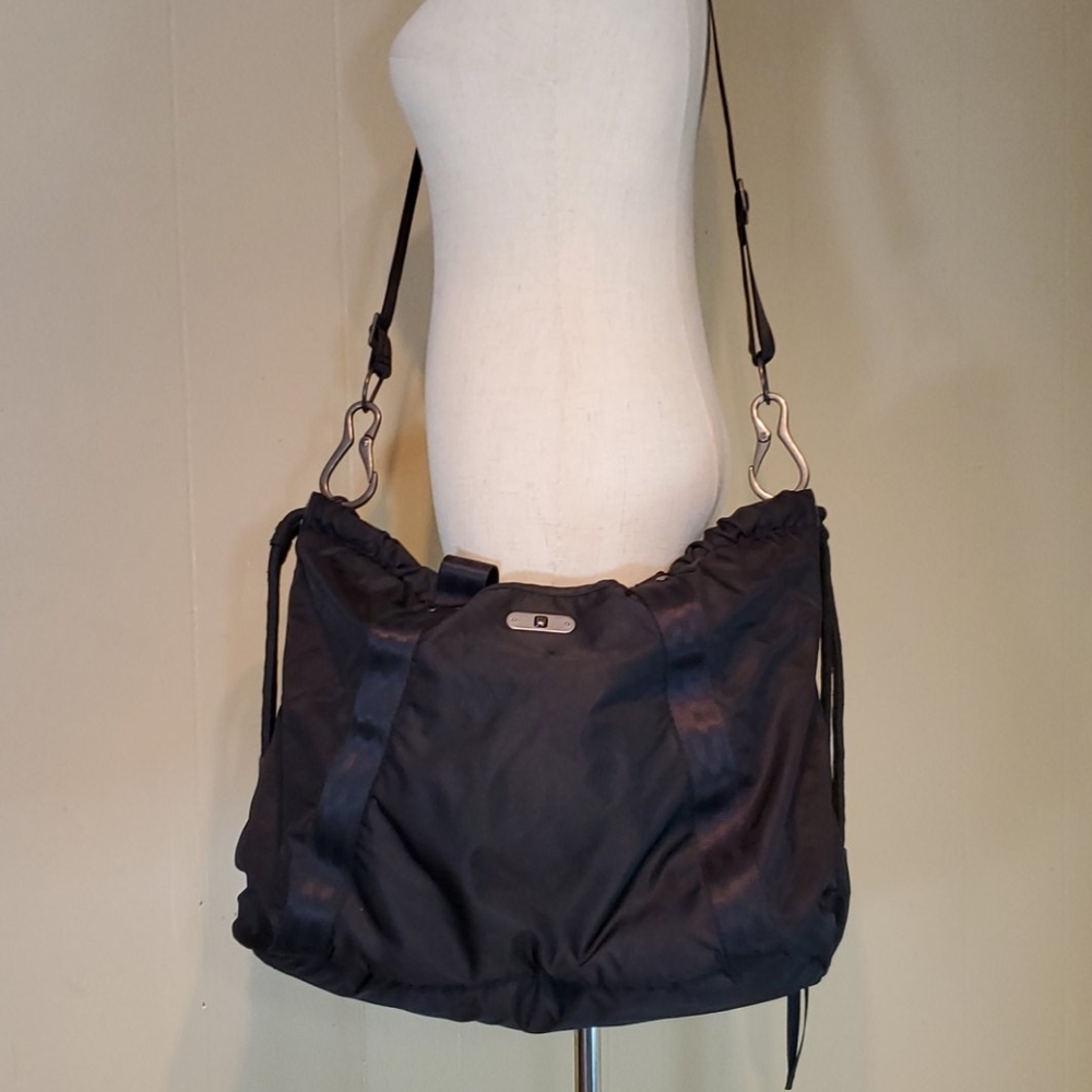 Ful Black 100% Nylon Yoga & Gym Bag